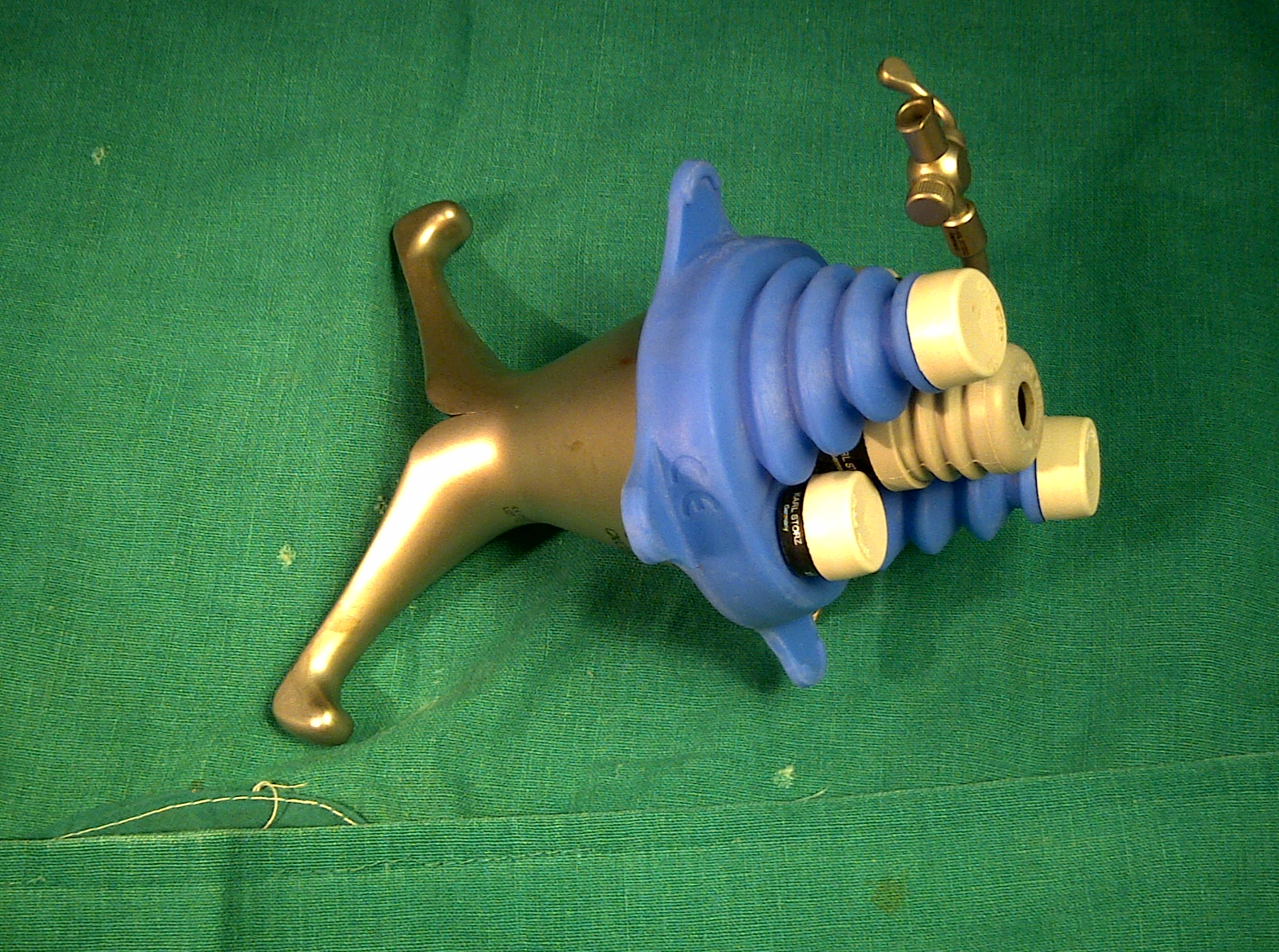 single port laparoscopic surgery - instruments - x cone assembled